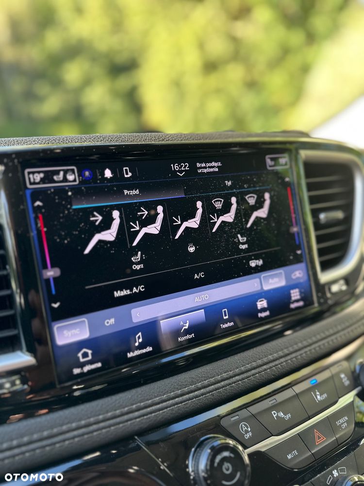 Chrysler Pacifica - 17