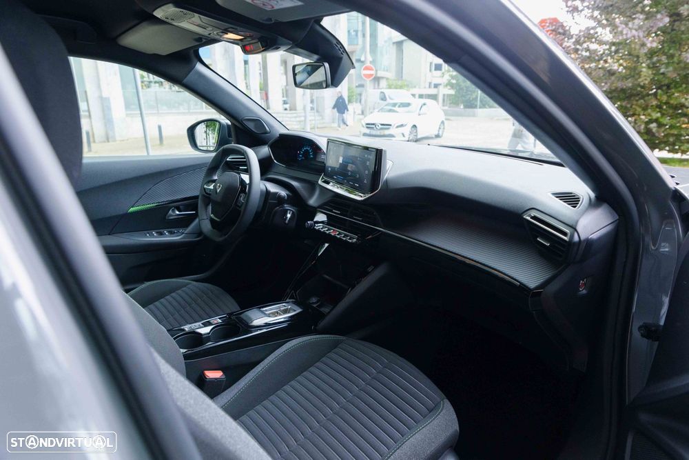 Peugeot e-2008 54 kWh Active - 26