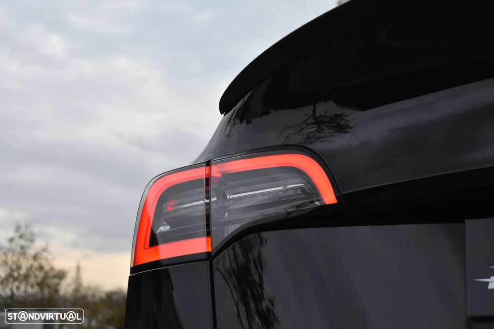 Tesla Model Y Performance Tração Integral - 10