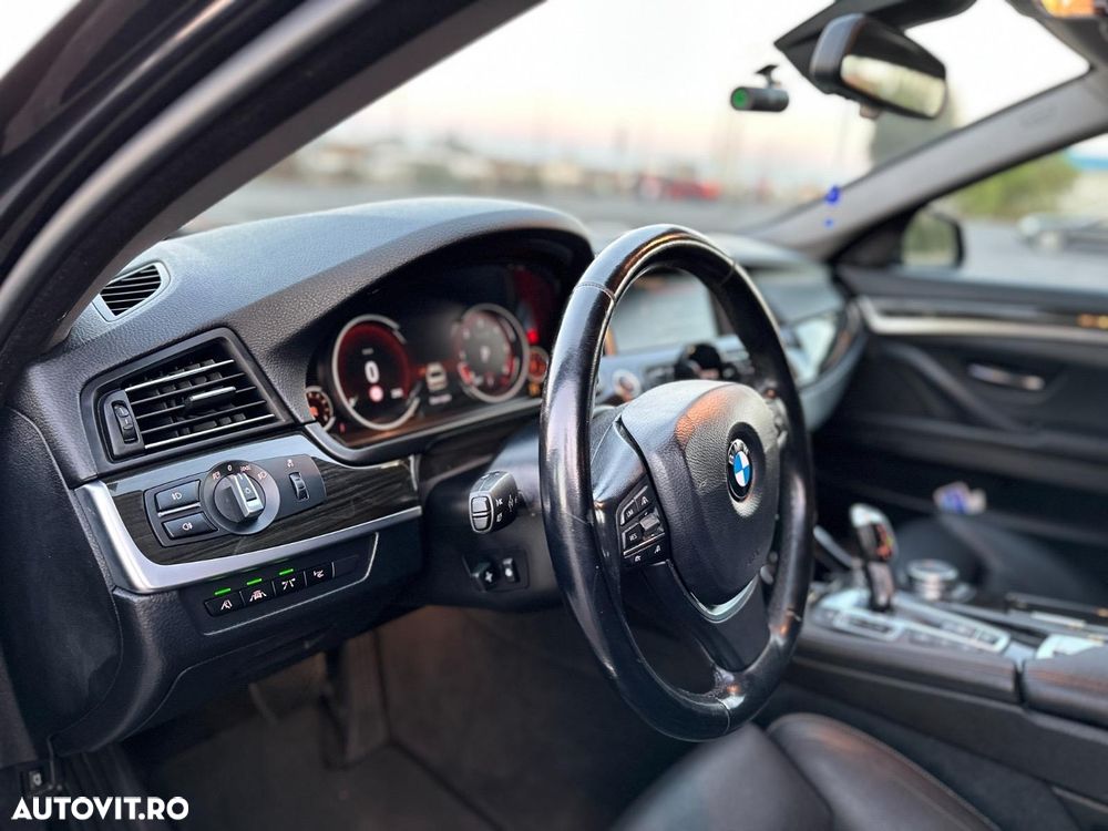 BMW Seria 5 530d xDrive - 7