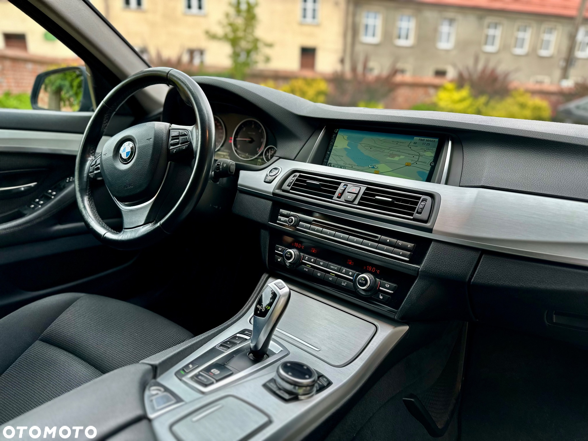 BMW Seria 5 520d Touring - 11