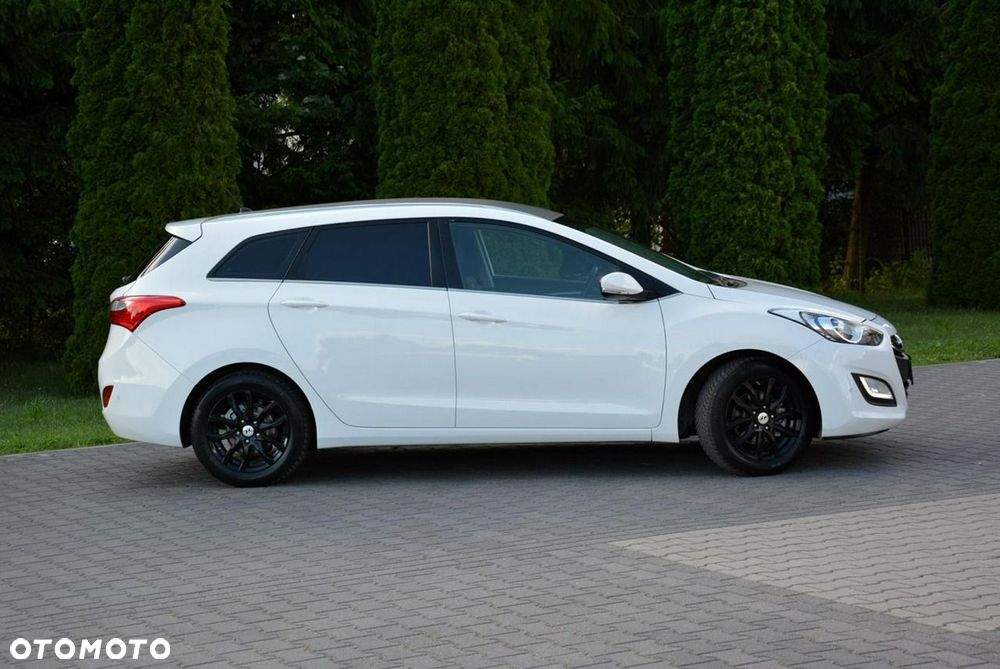 Hyundai i30 1.6 GDI Premium - 11
