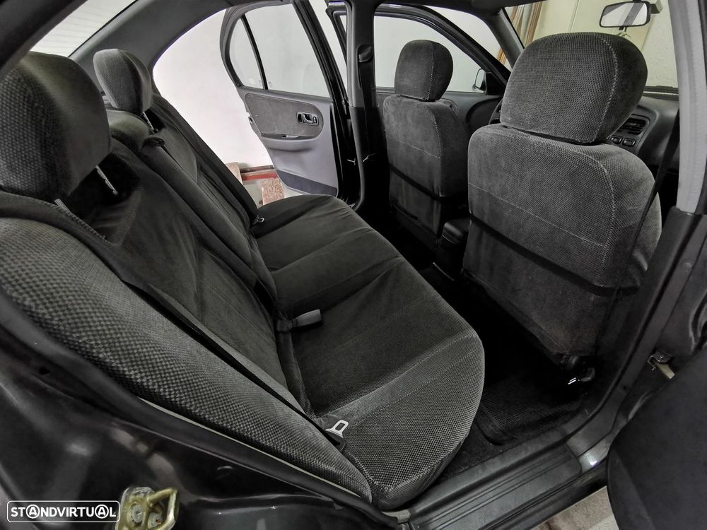 Nissan Primera Hatchback 1.6 LX + - 8