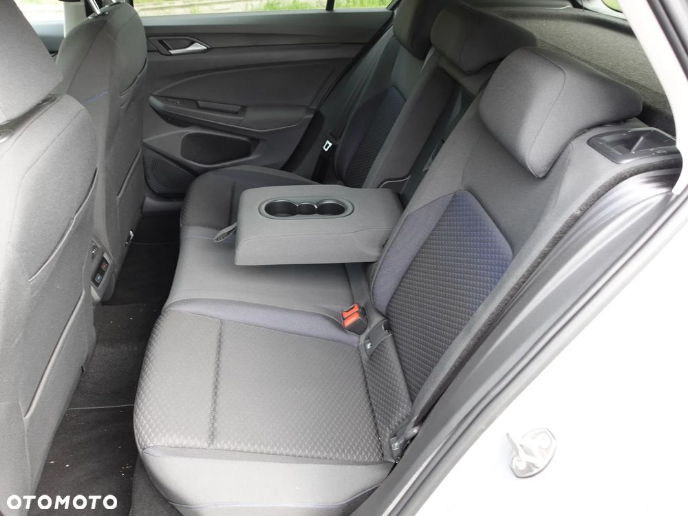 Volkswagen Golf 1.0 TSI OPF United - 4