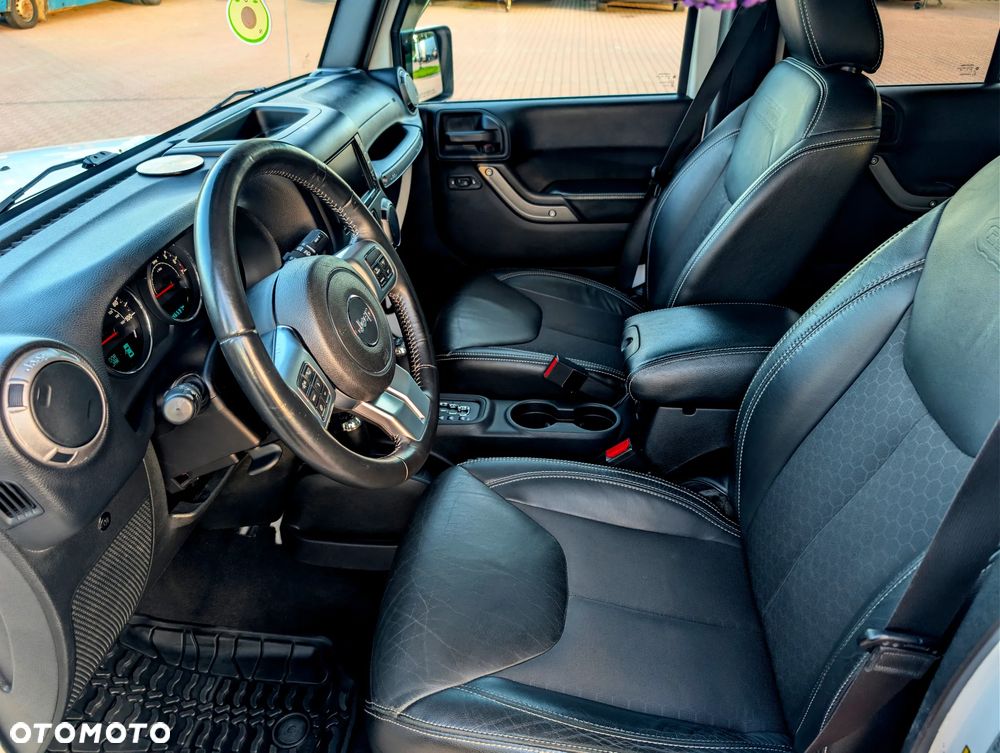Jeep Wrangler 3.6 Unlim Sahara - 12