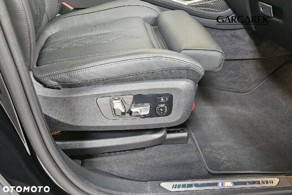 BMW X7 - 30