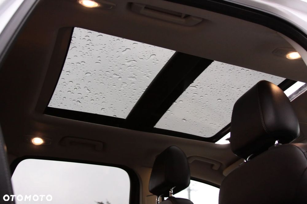 Ford Kuga 2.0 TDCi 2x4 Titanium - 20