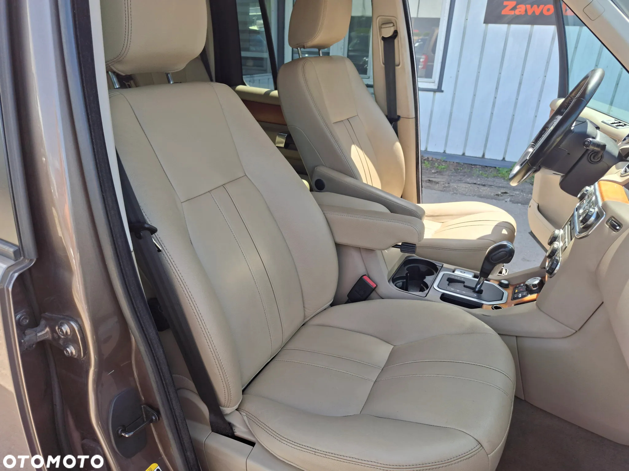 Land Rover Discovery IV 3.0D V6 HSE - 22