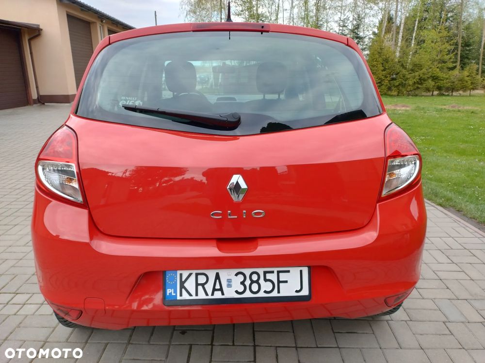 Renault Clio 1.2 16V 75 Dynamique - 9