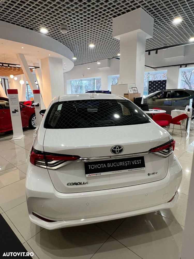 Toyota Corolla 1.8 HSD Business - 3