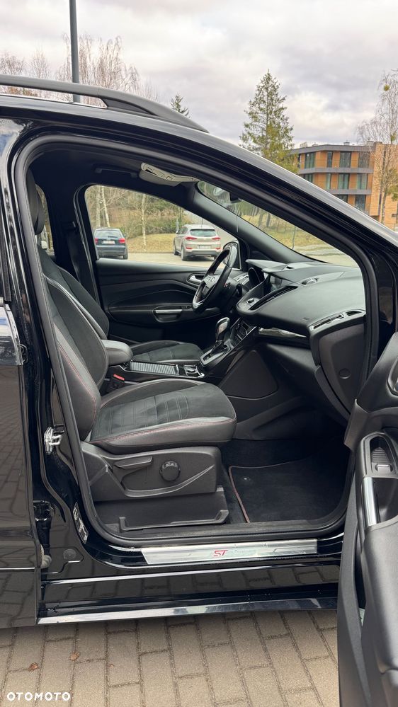 Ford Kuga 1.5 EcoBoost 2x4 ST-Line - 13