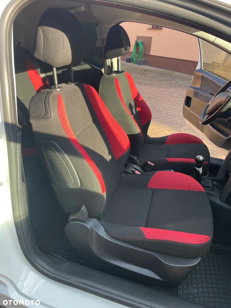 Peugeot 207 1.4 HDi Presence - 10