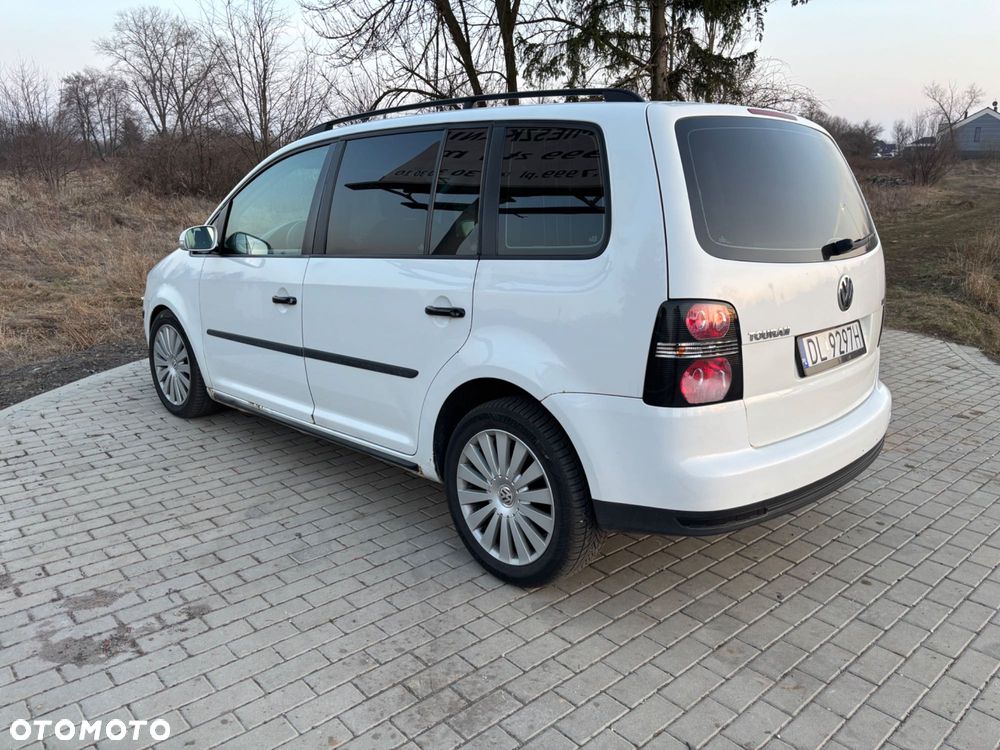 Volkswagen Touran - 5