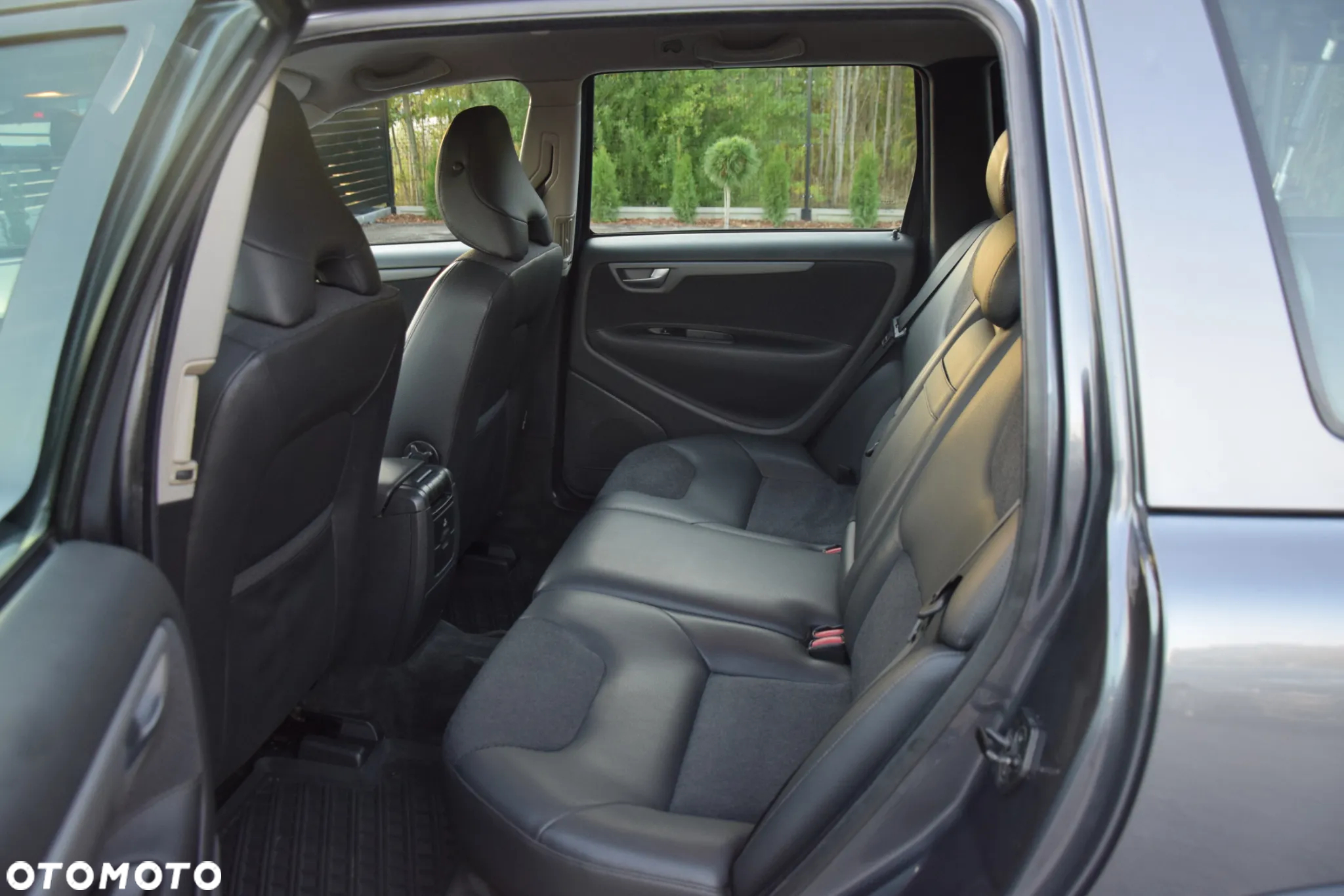 Volvo XC 70 D5 AWD Kinetic - 6