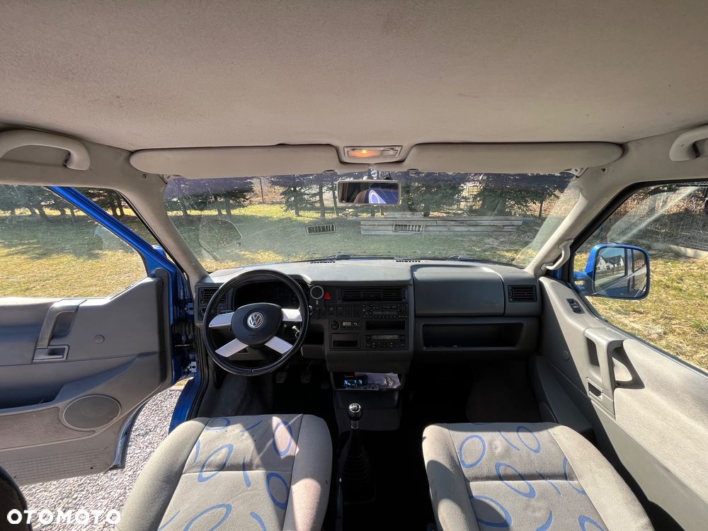 Volkswagen Multivan - 10