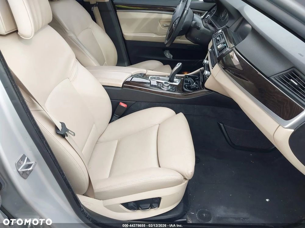 BMW Seria 5 528i xDrive - 20