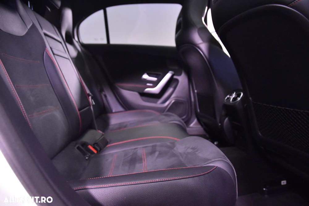 Mercedes-Benz A 200 4MATIC Aut. - 12