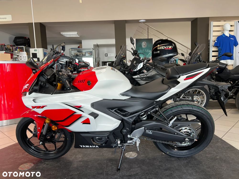 Yamaha R3 - 12
