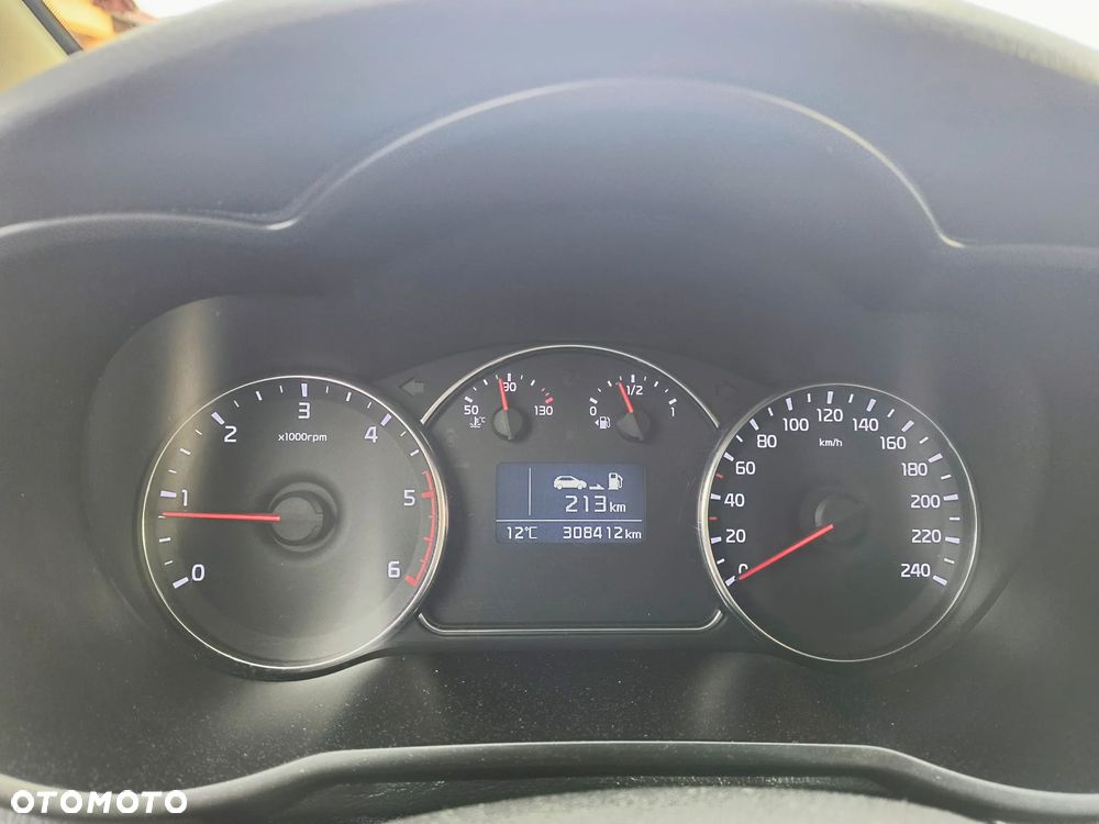 Kia Carens 1.7 CRDi XL - 10