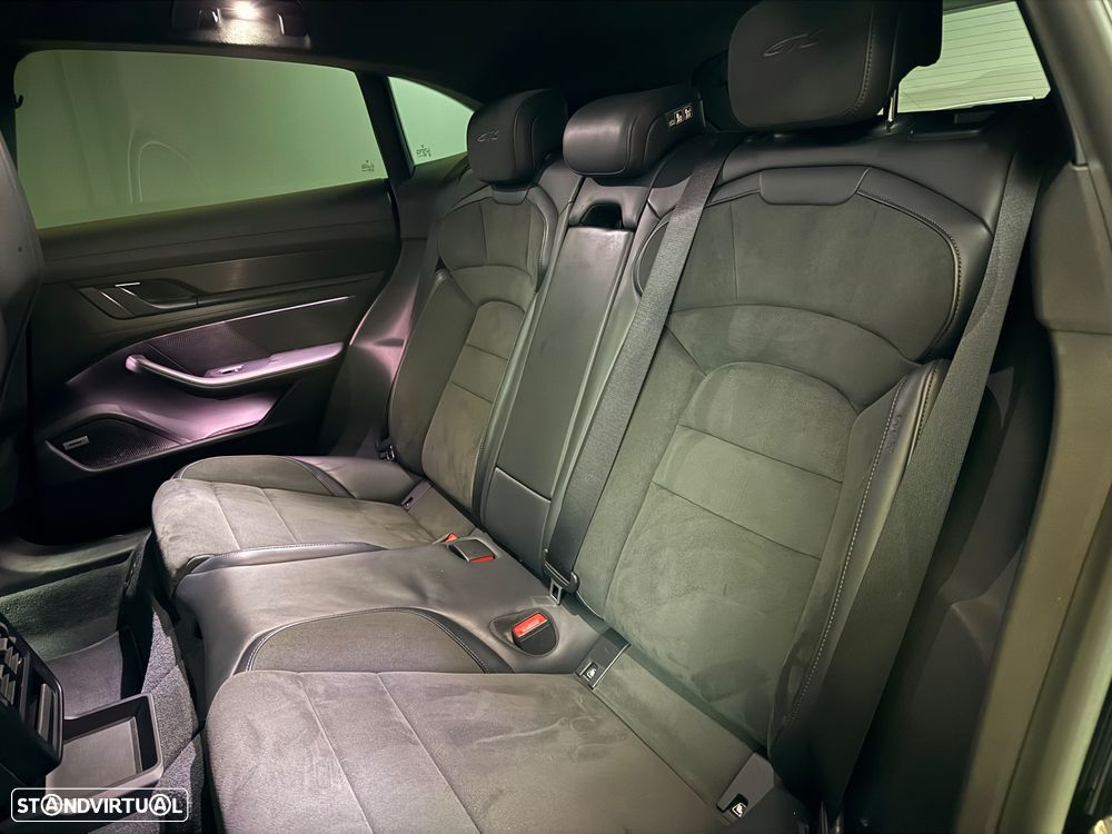 Porsche Taycan Sport Turismo GTS - 29