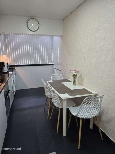 Apartamento T2 renovado - Grande imagem: 2/11