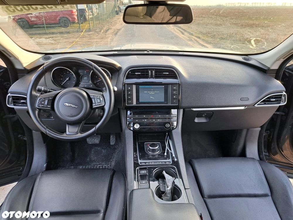 Jaguar F-Pace - 18