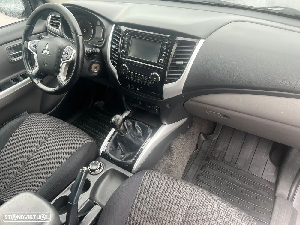 Mitsubishi L200 2.4 DI-D CD Instyle Strakar 4WD - 17