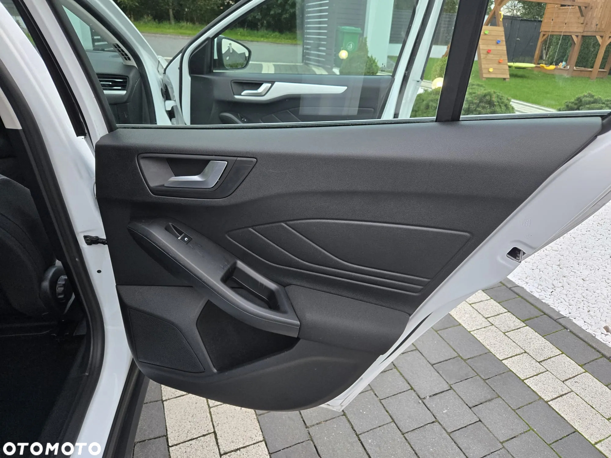 Ford Focus 1.0 EcoBoost Hybrid ACTIVE X - 10