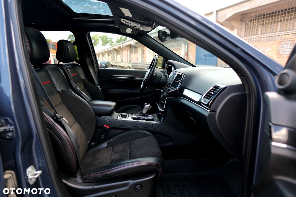 Jeep Grand Cherokee - 19