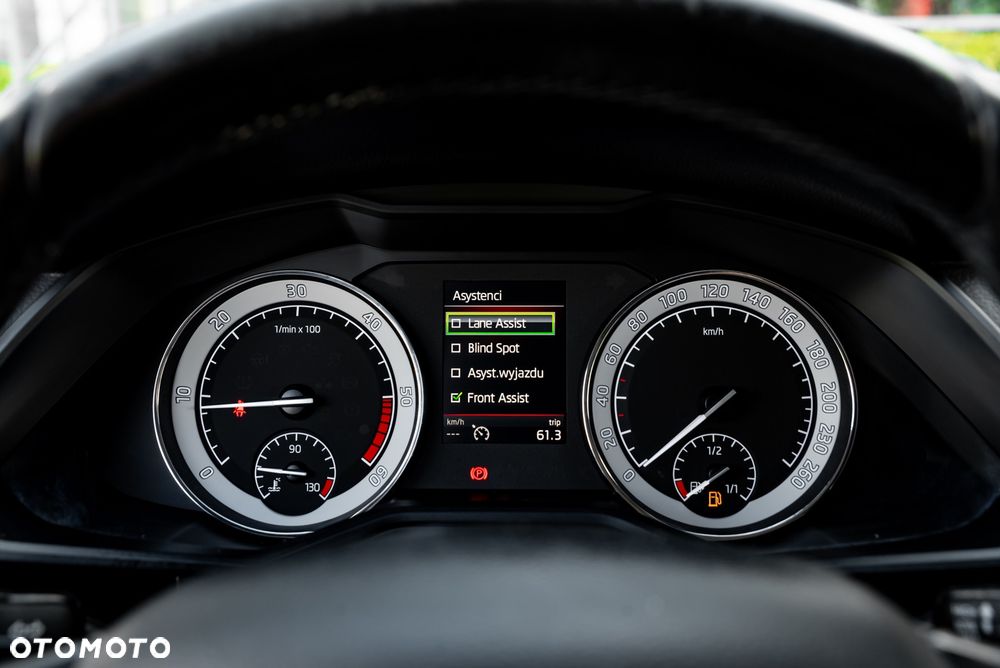 Skoda Superb 2.0 TDI 4x4 DSG L&K - 29