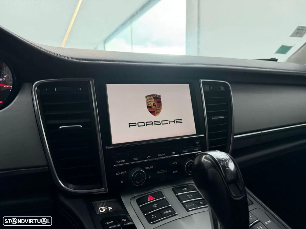 Porsche Panamera S Hybrid - 11
