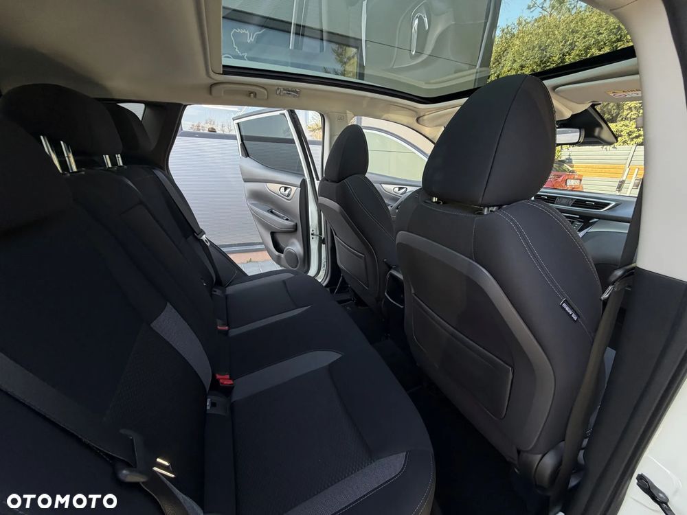 Nissan Qashqai 1.3 DIG-T N-Connecta DCT - 17