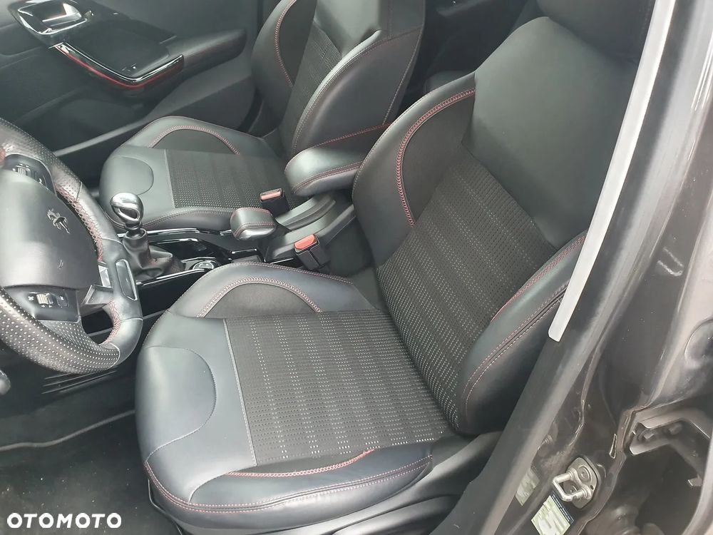 Peugeot 2008 BlueHDi FAP 120 STOP & START GT-Line Edition - 19