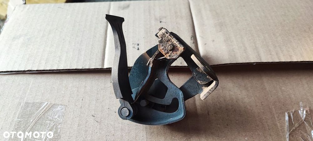 MERCEDES W203 RYGIEL ZAMEK MASKI A2038800164 - 2