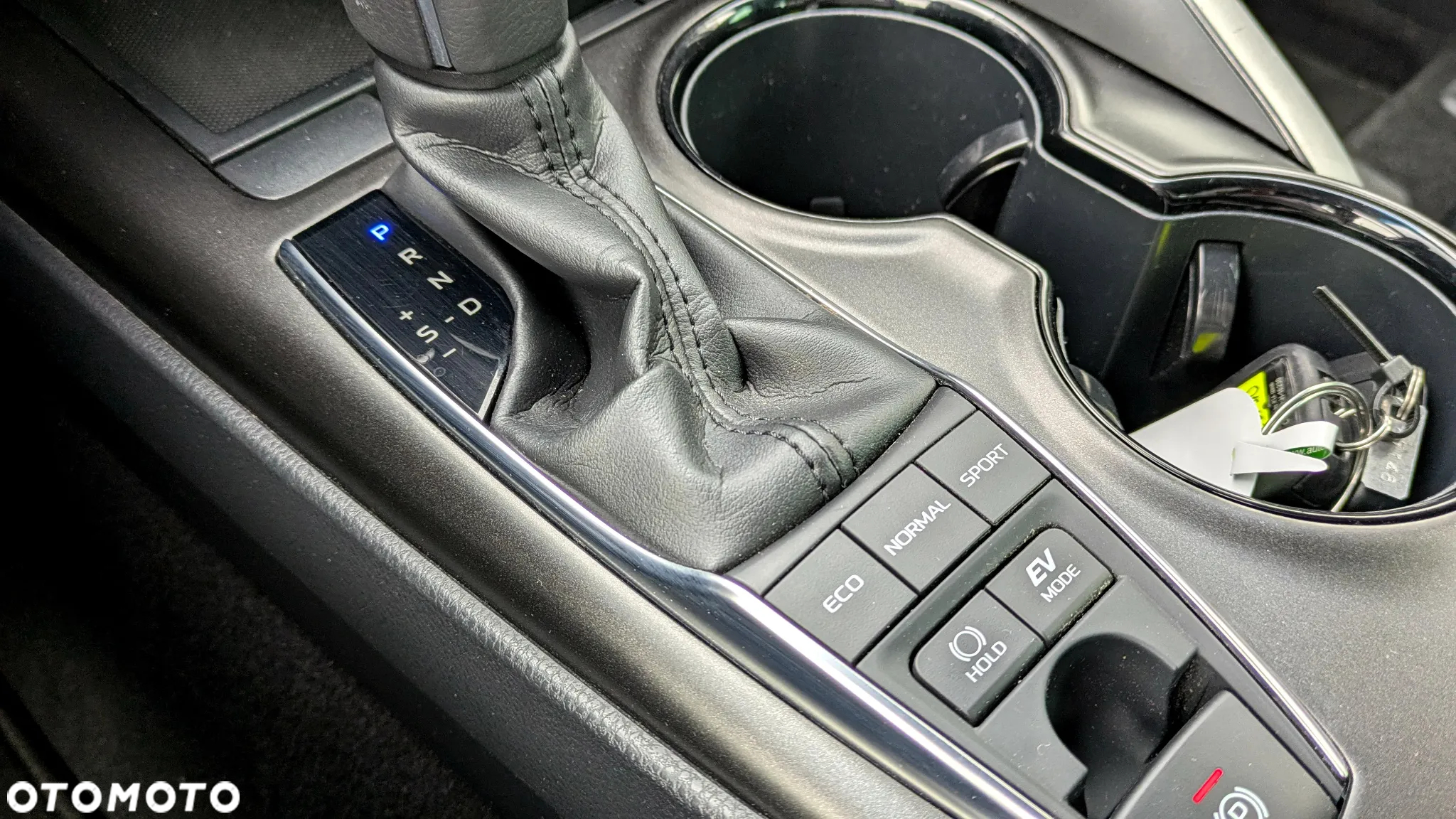 Toyota Camry 2.5 Hybrid Comfort CVT - 13