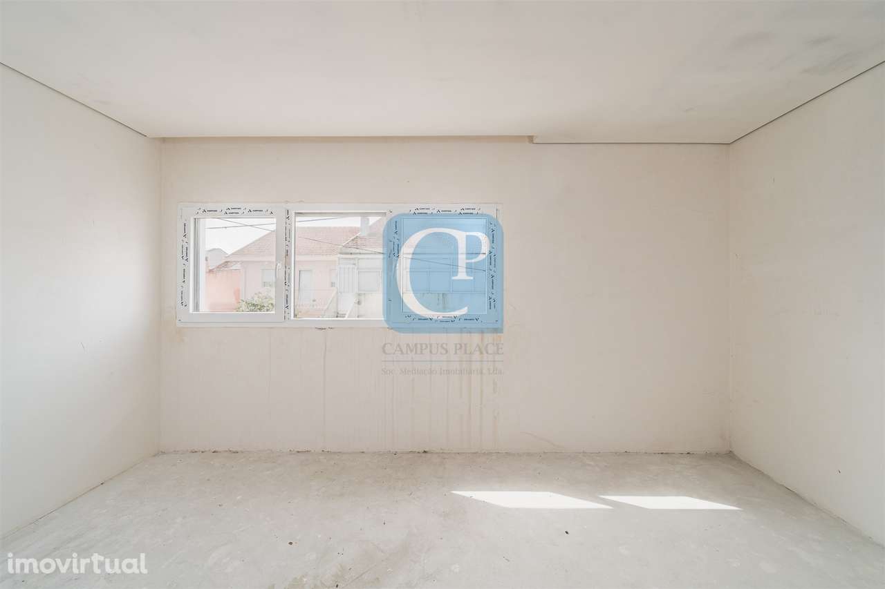 Moradia V3 em fase de acabamento em Guifões - Grande imagem: 3/22