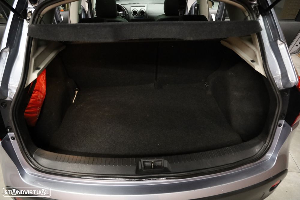 Nissan Qashqai 1.5 dCi Tekna Sport 17 - 25