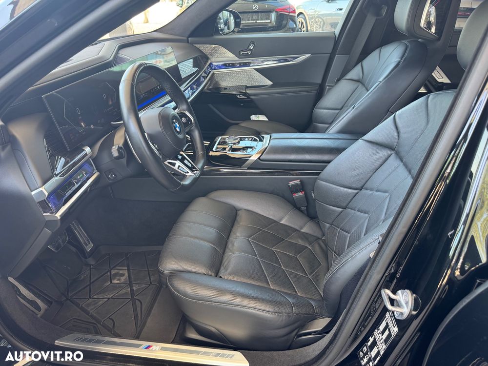 BMW Seria 7 740d xDrive MHEV - 19