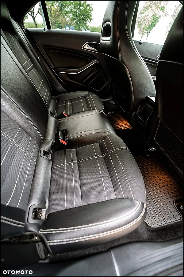 Mercedes-Benz CLA - 36