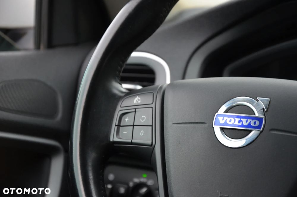 Volvo V40 T2 Kinetic - 20