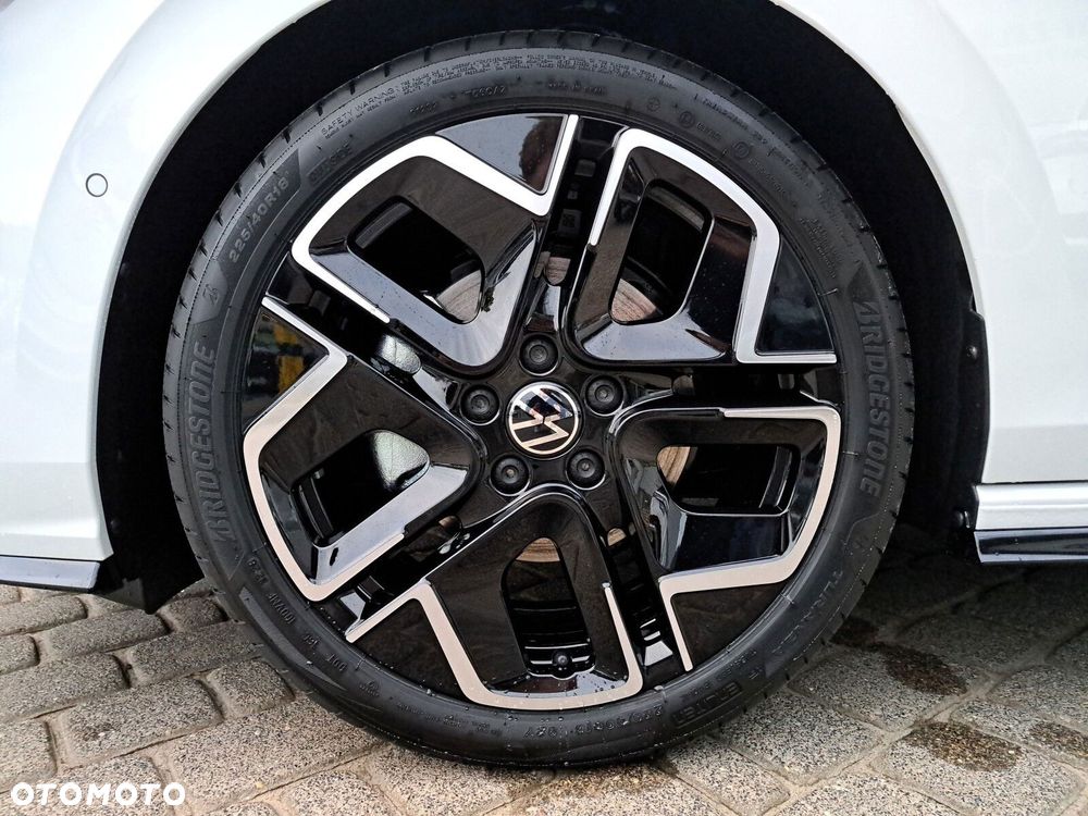 Volkswagen Golf 1.5 eTSI mHEV R-Line Plus DSG - 39