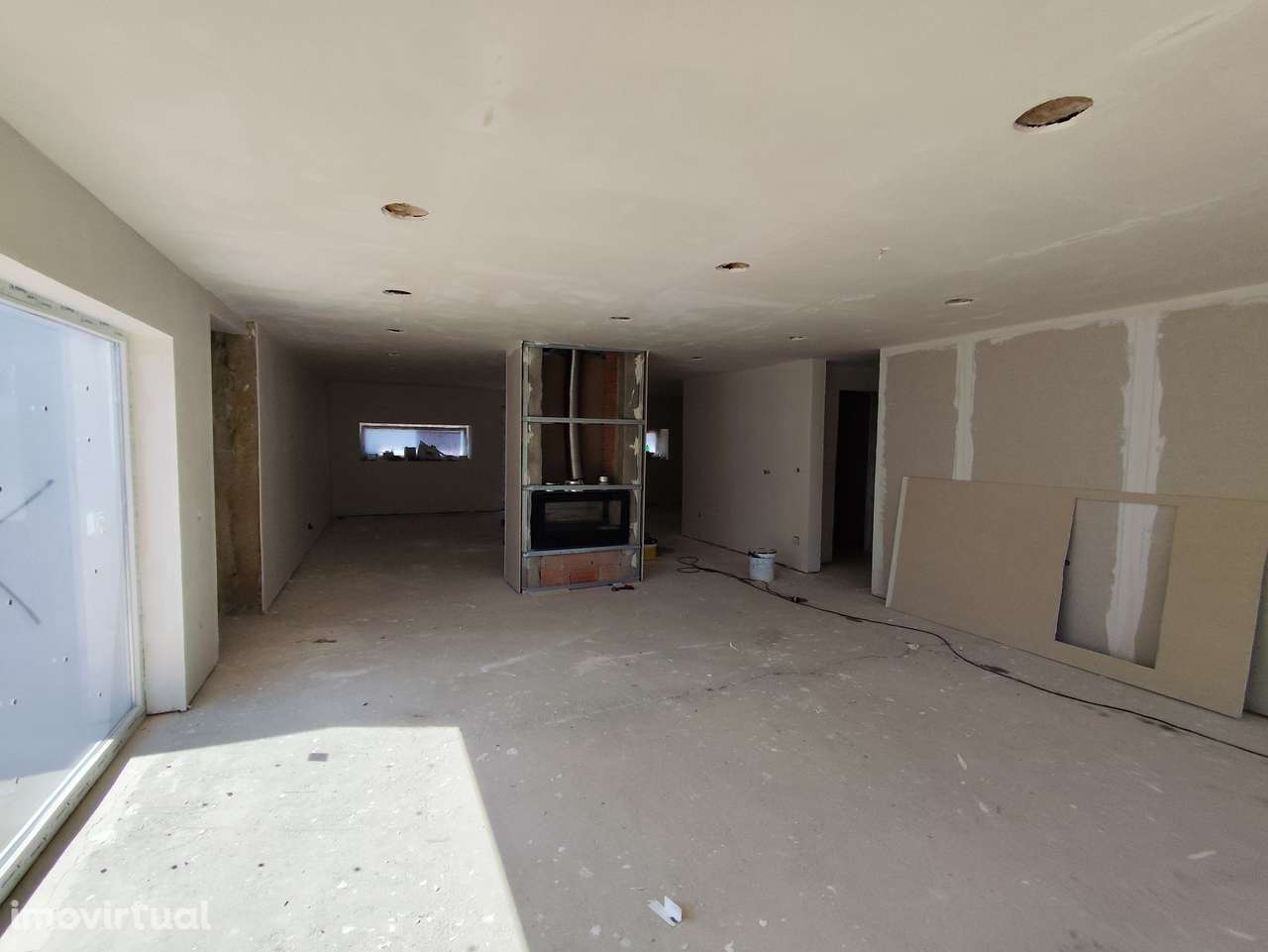 Moradia T4 com Piscina – Oliveirinha, Aveiro - Grande imagem: 5/8