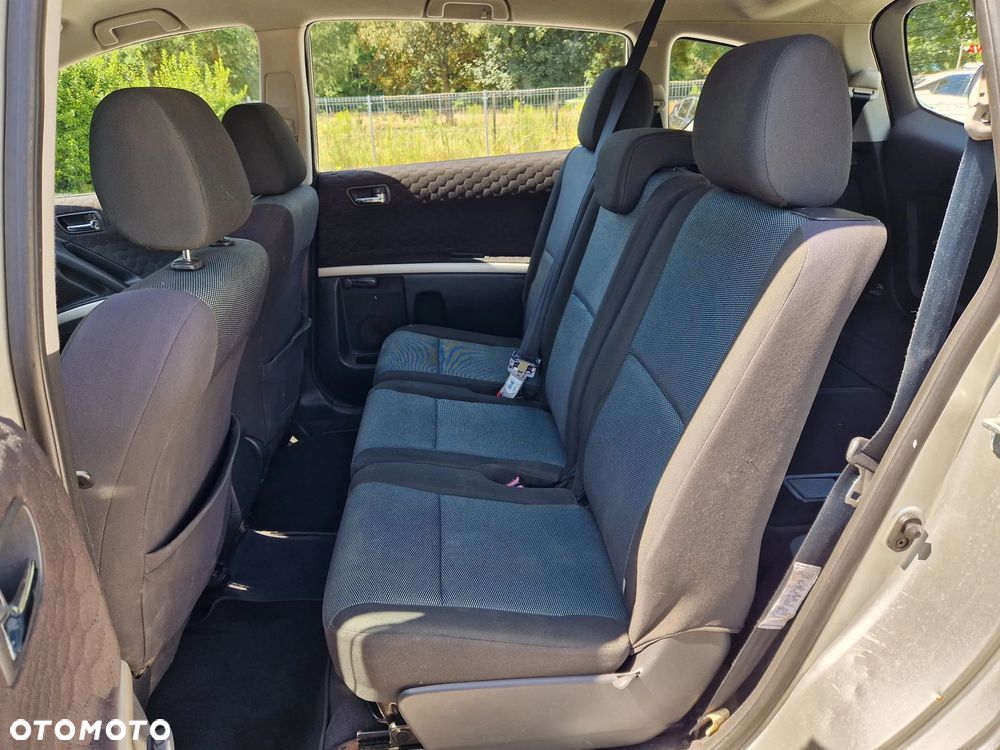 Toyota Corolla Verso - 12