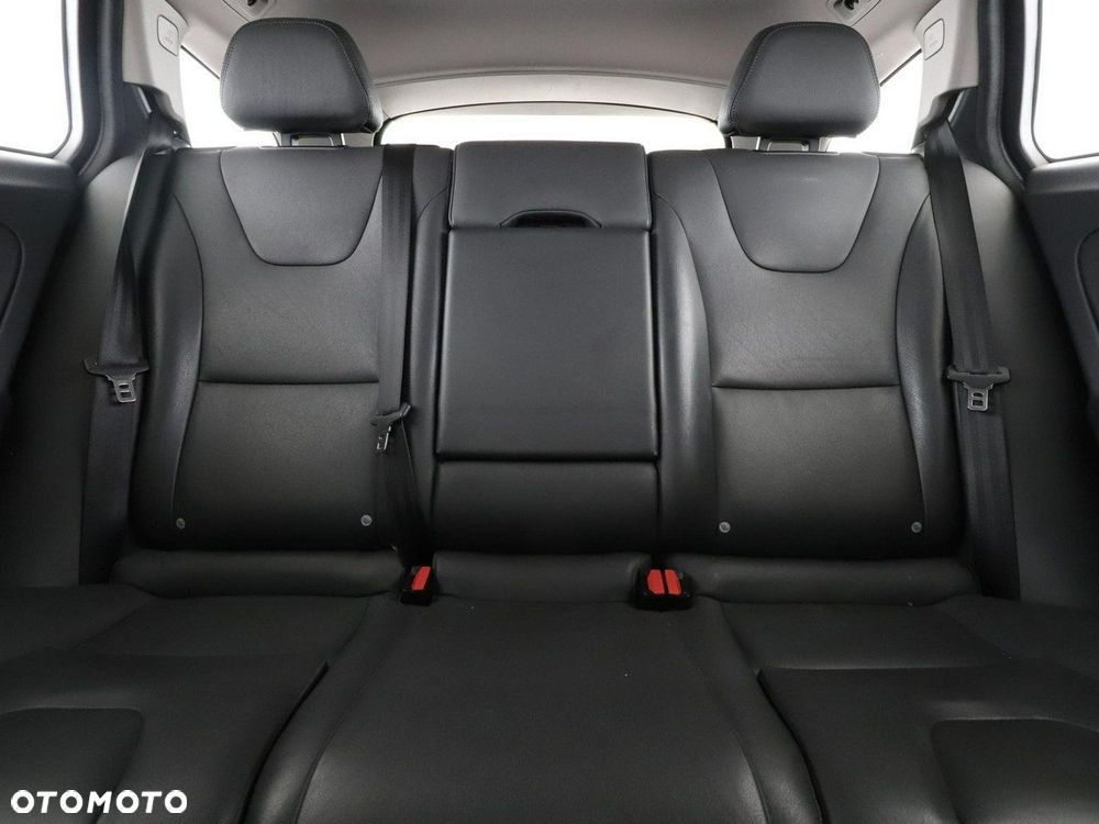 Volvo V60 D2 Summum - 19
