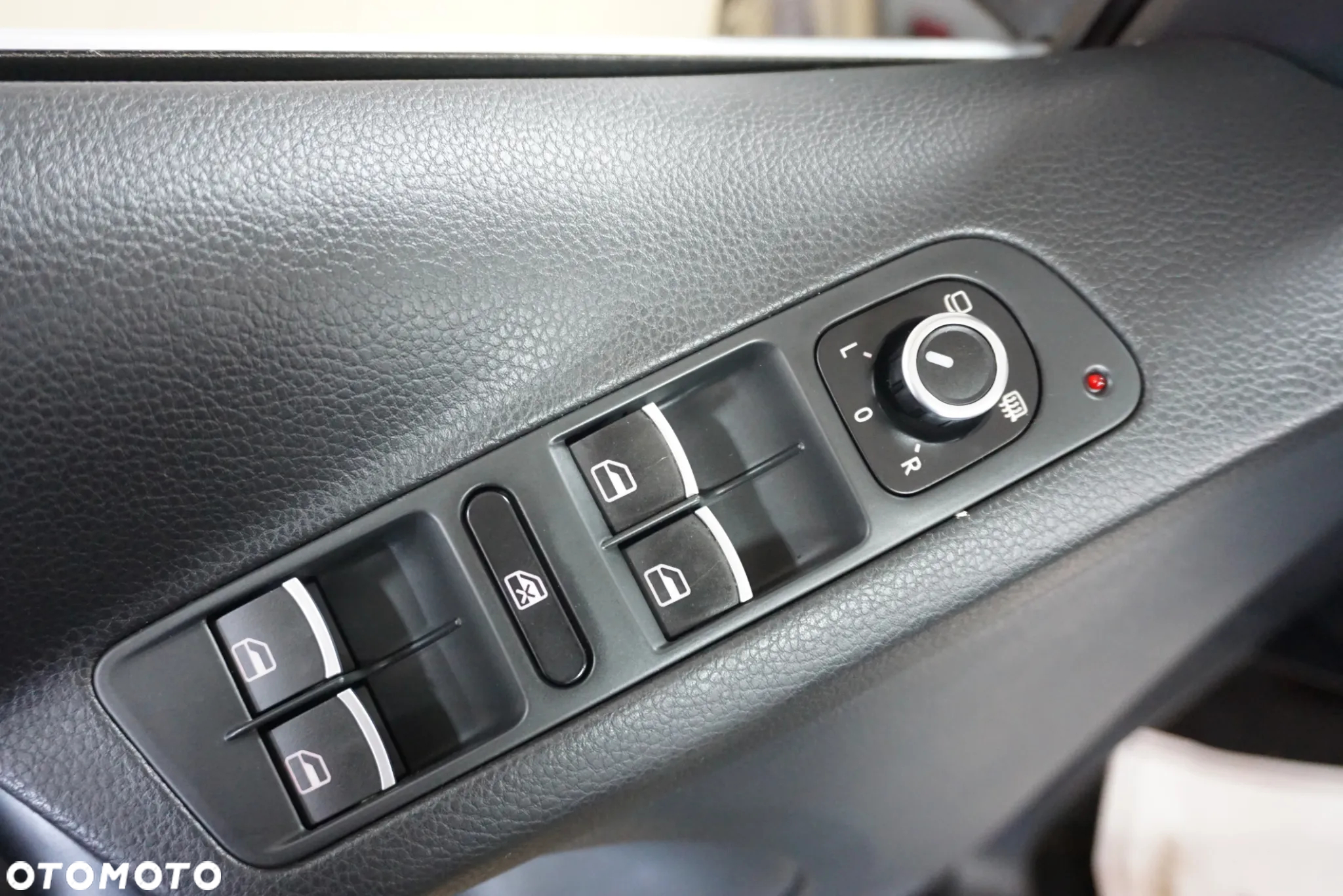 Volkswagen Tiguan 2.0 TDI 4Mot Sport DSG - 28