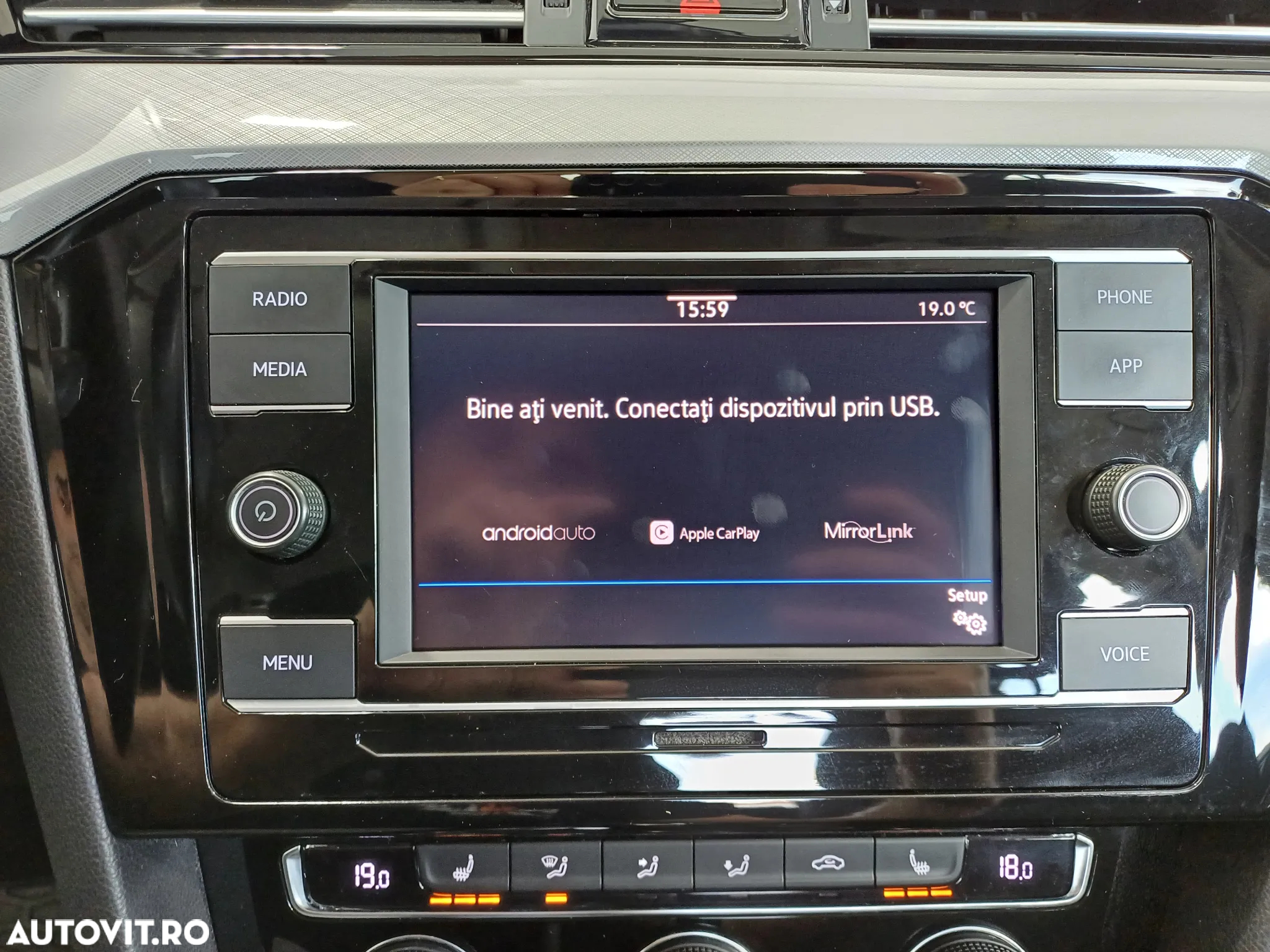 Volkswagen Passat 2.0 TDI DSG Comfortline - 26