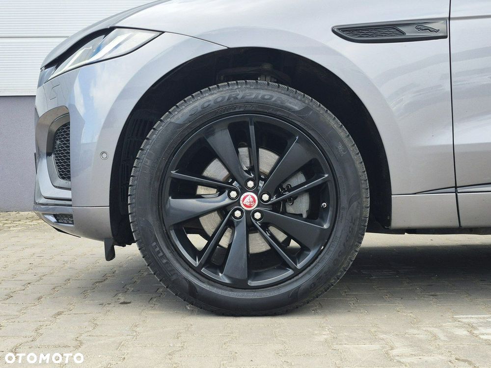 Jaguar F-Pace - 10