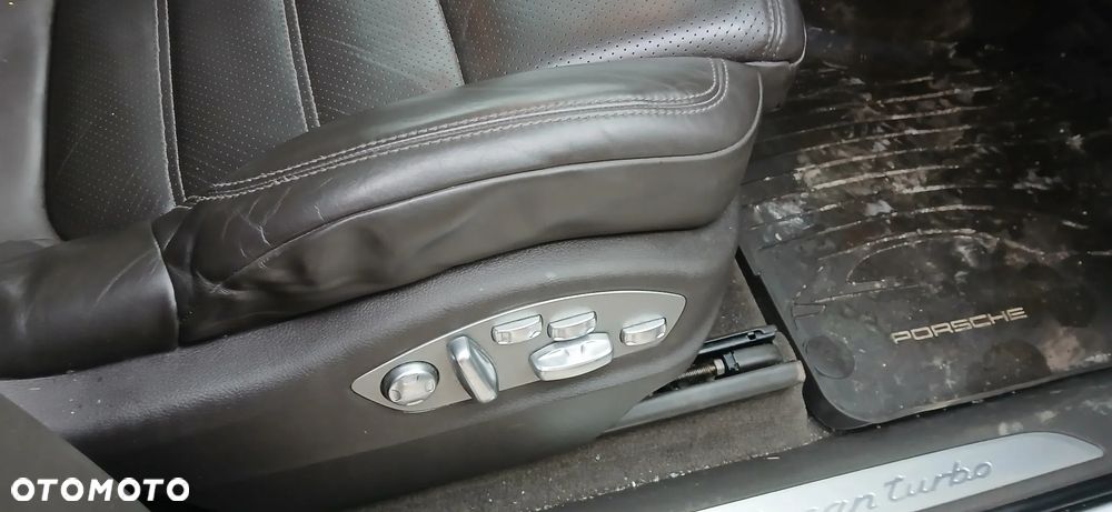 Porsche Macan Turbo PDK - 10