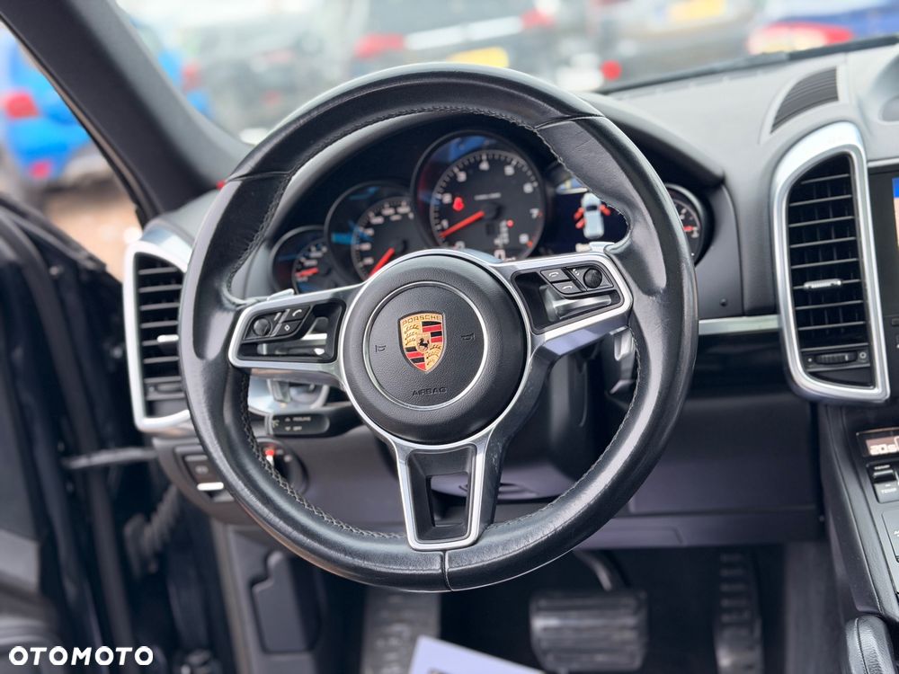 Porsche Cayenne Platinum Edition - 24