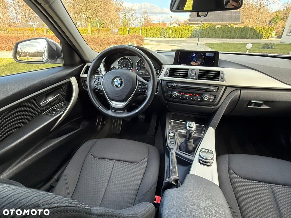 BMW Seria 3 318d Luxury Line - 18